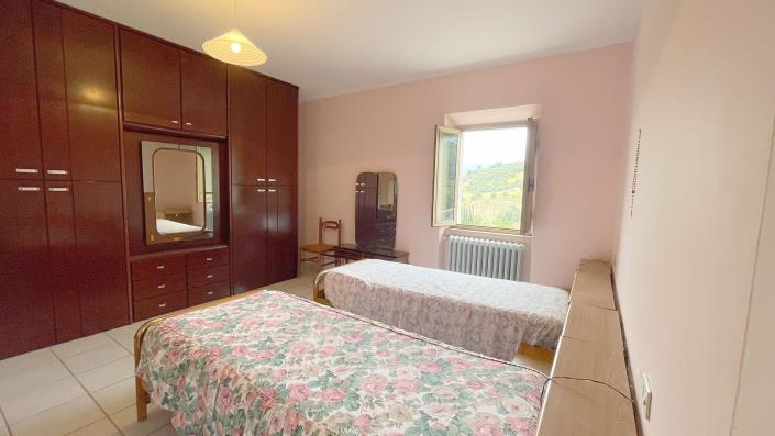 Image No.23-3 Bed Country Property for sale