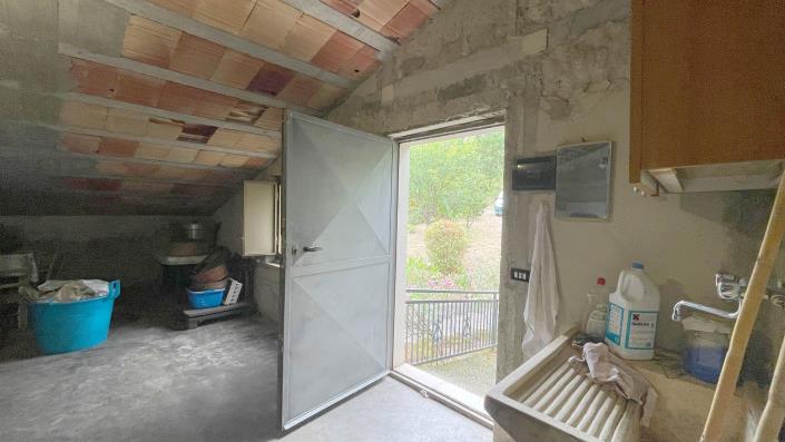 Image No.30-3 Bed Country Property for sale