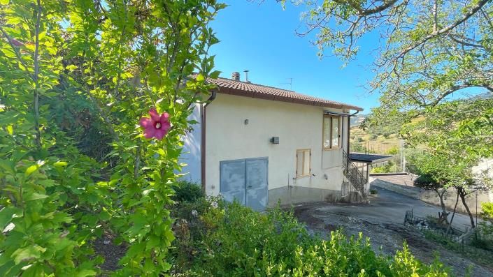Image No.4-3 Bed Country Property for sale