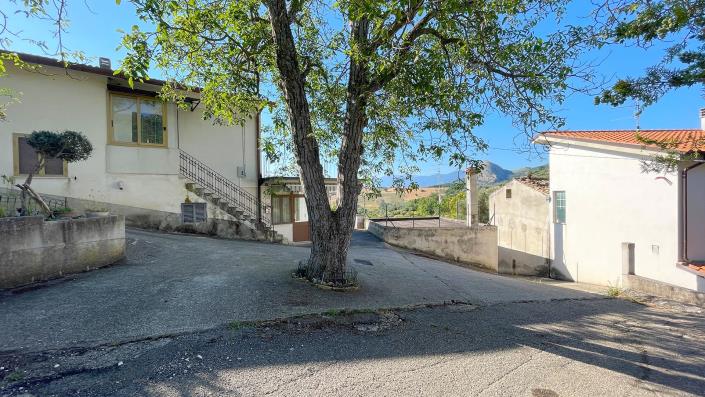 Image No.33-3 Bed Country Property for sale
