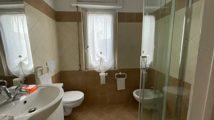 Image No.9-2 Bed Country House for sale