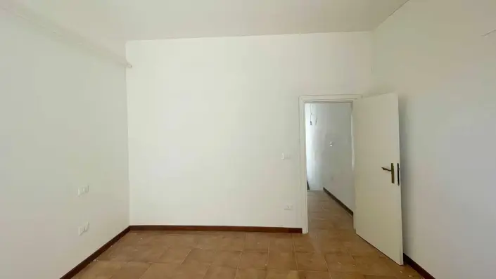 Image No.17-2 Bed Townhouse for sale