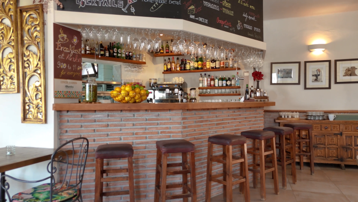 Image No.17-7 Bed Restaurant for sale