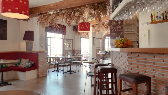 Image No.18-7 Bed Restaurant for sale
