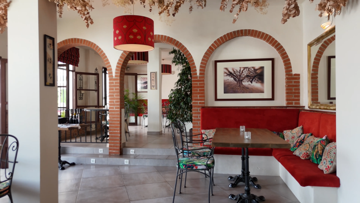 Image No.19-7 Bed Restaurant for sale
