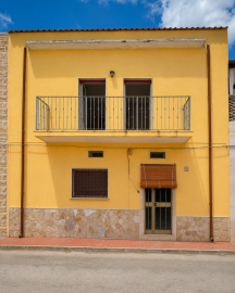 1 - Lizzano, Maison