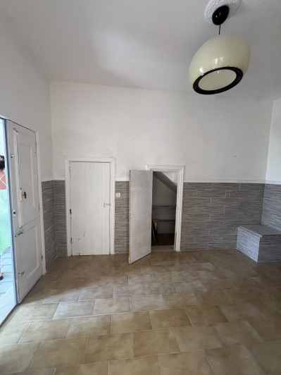 Image No.9-2 Bed House for sale