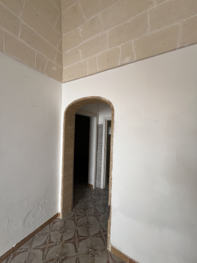 Image No.18-2 Bed House for sale
