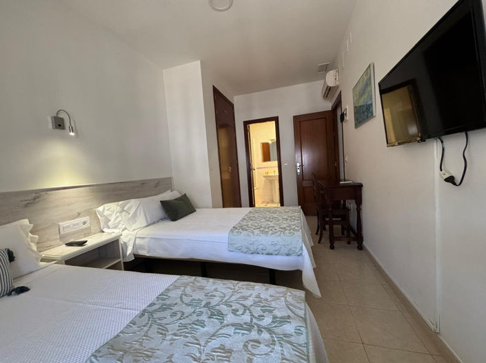 Image No.3-8 Bed Commercial for sale