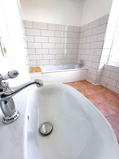 Image No.25-2 Bed Village House for sale