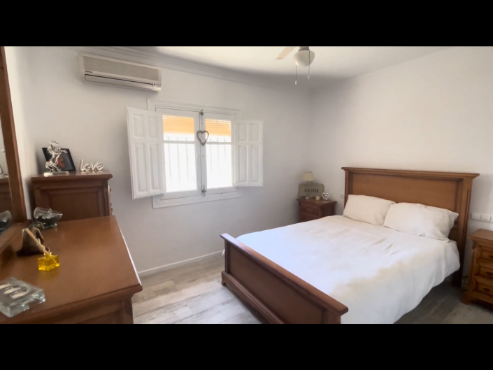 Image No.21-4 Bed House/Villa for sale