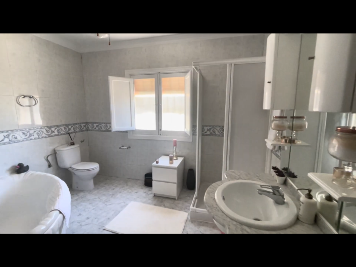 Image No.25-4 Bed House/Villa for sale