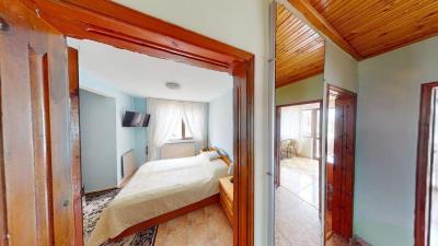 House-Poroi-04102025_094132