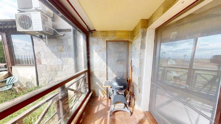 Image No.19-2 Bed Townhouse for sale