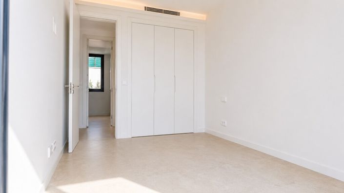 Image No.14-3 Bed Villa for sale