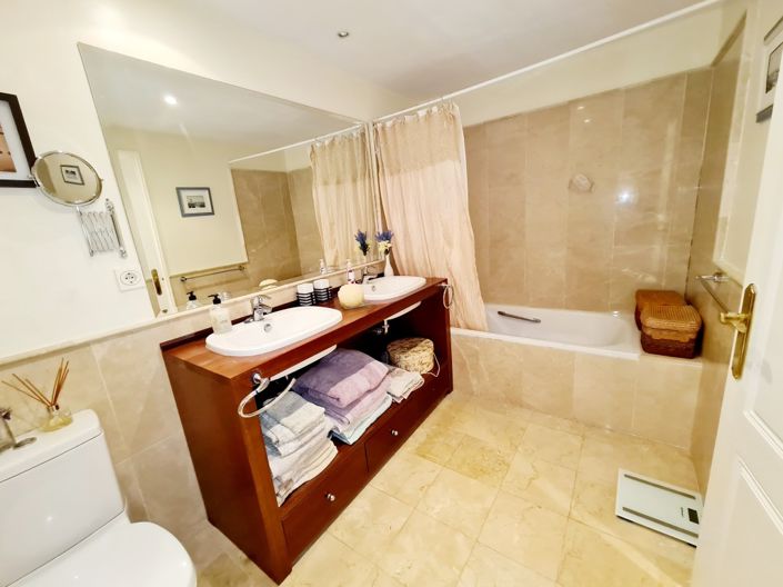 Image No.11-Appartement de 2 chambres à vendre à Estepona
