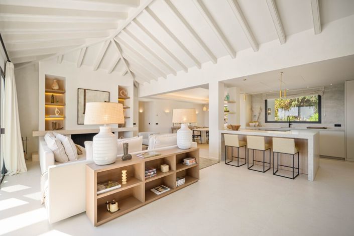 Image No.3-4 Bed Villa for sale