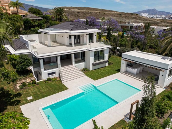 Image No.10-4 Bed Villa for sale