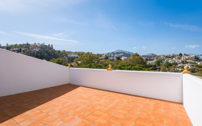 Image No.30-4 Bed Townhouse for sale