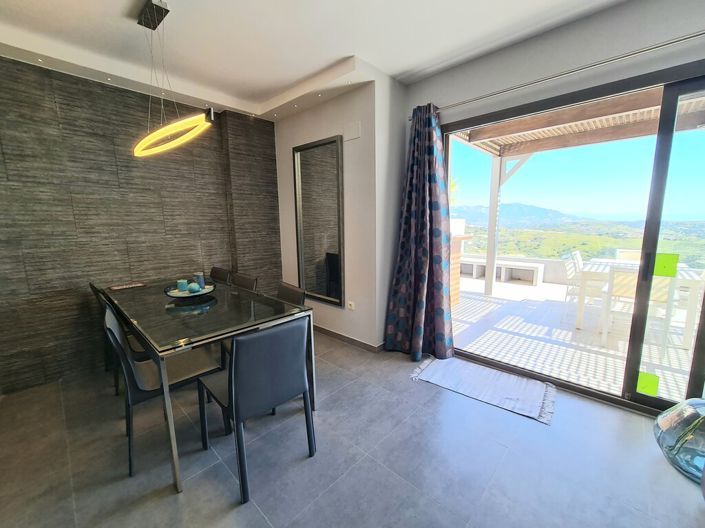 Image No.14-2 Bed Property for sale