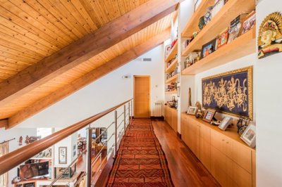 Upstairs hall