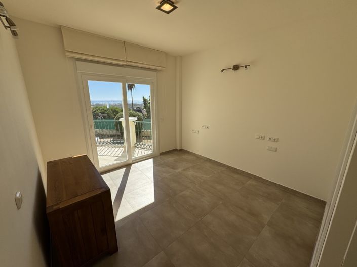 Image No.16-5 Bed Villa for sale