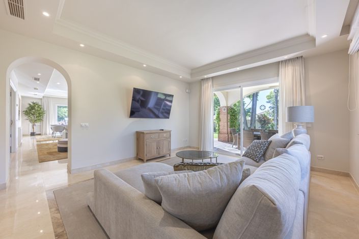 Image No.35-5 Bed Villa for sale