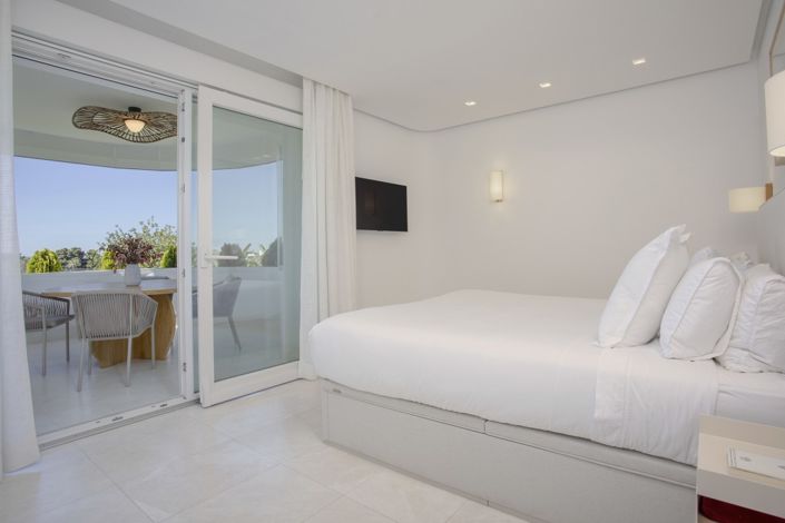 Image No.20-2 Bed Apartment for sale