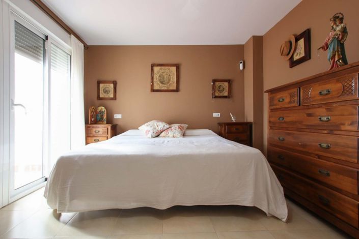 Image No.10-3 Bed Apartment for sale