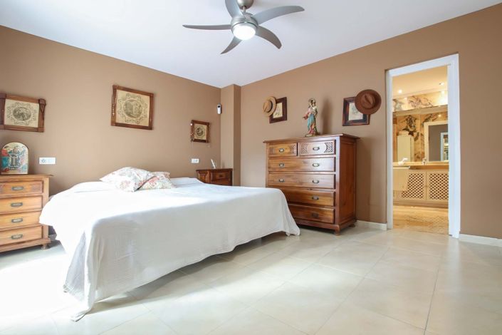 Image No.11-3 Bed Apartment for sale