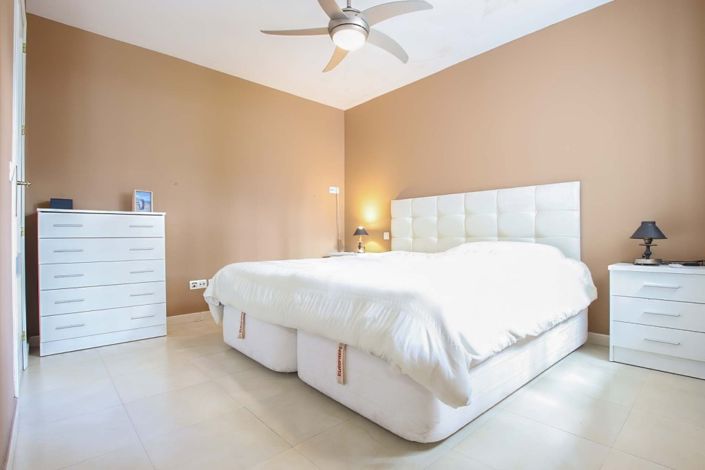 Image No.18-3 Bed Apartment for sale