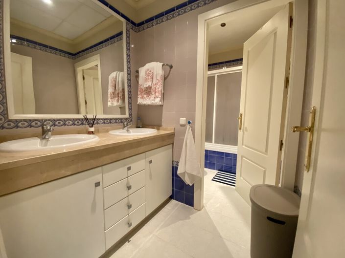 Image No.37-3 Bed Apartment for sale