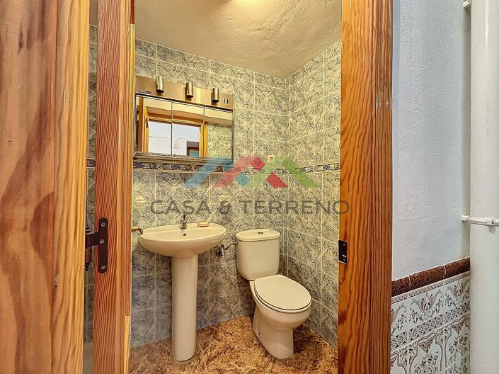Image No.11-4 Bed Townhouse for sale