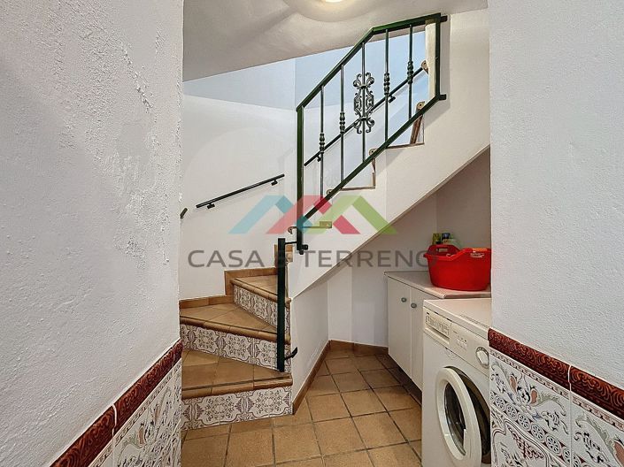 Image No.12-4 Bed Townhouse for sale