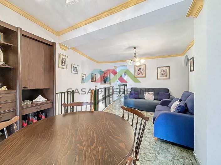 Image No.17-4 Bed Townhouse for sale