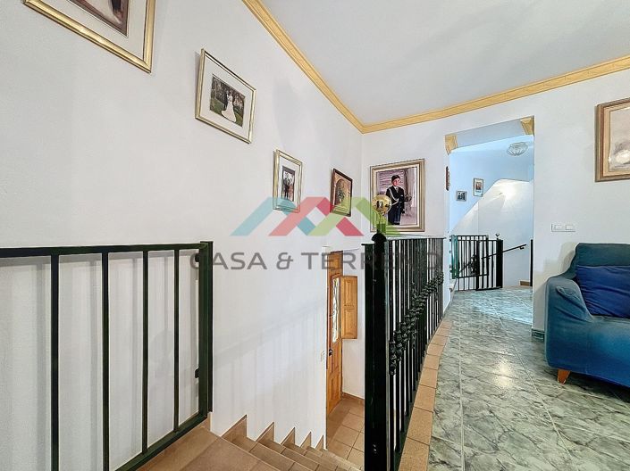 Image No.18-4 Bed Townhouse for sale