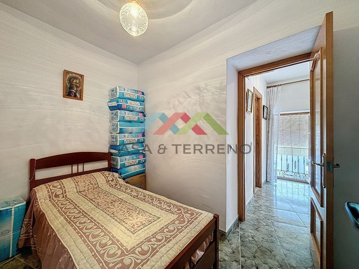 Image No.20-4 Bed Townhouse for sale
