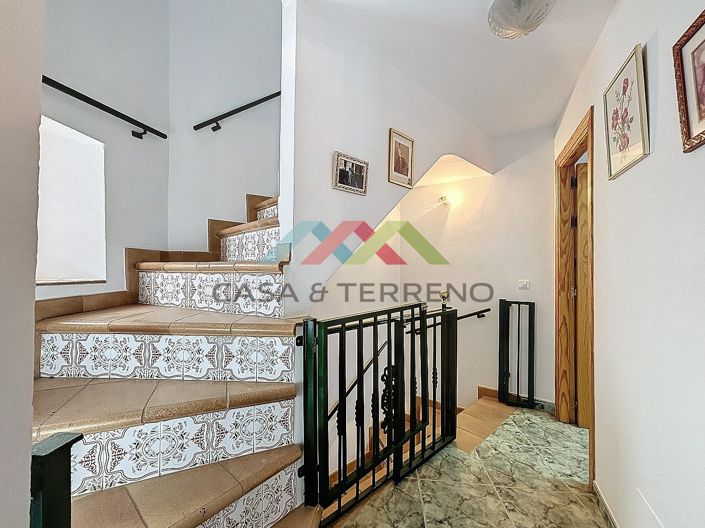 Image No.24-4 Bed Townhouse for sale