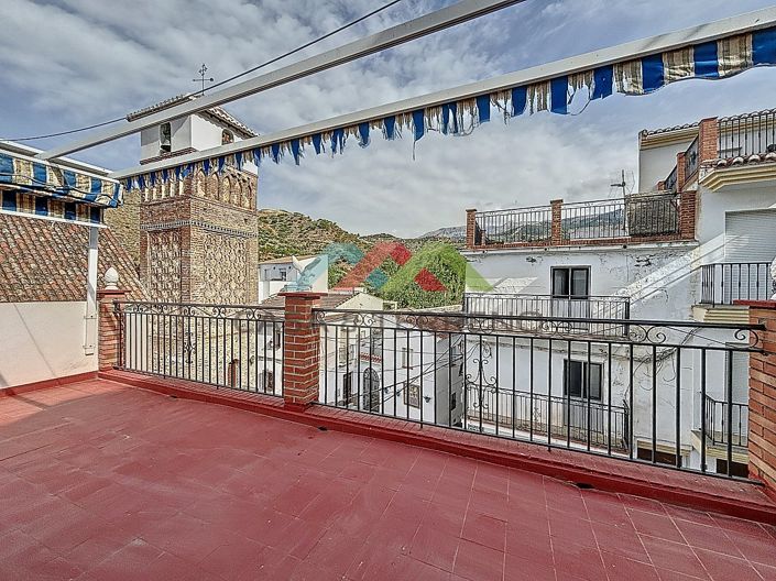 Image No.28-4 Bed Townhouse for sale