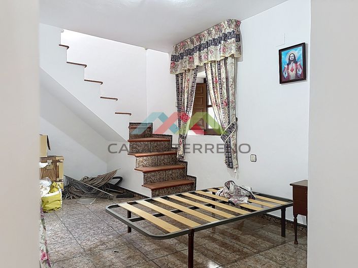 Image No.10-3 Bed Townhouse for sale