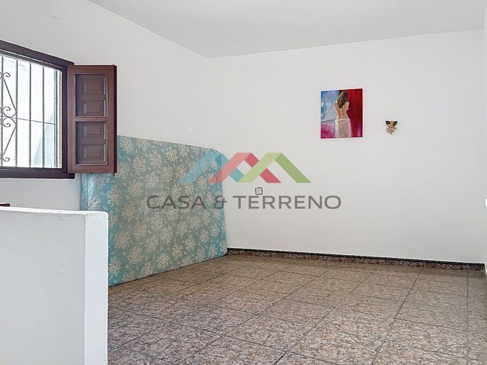 Image No.12-3 Bed Townhouse for sale