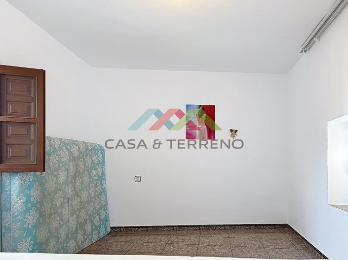 Image No.14-3 Bed Townhouse for sale