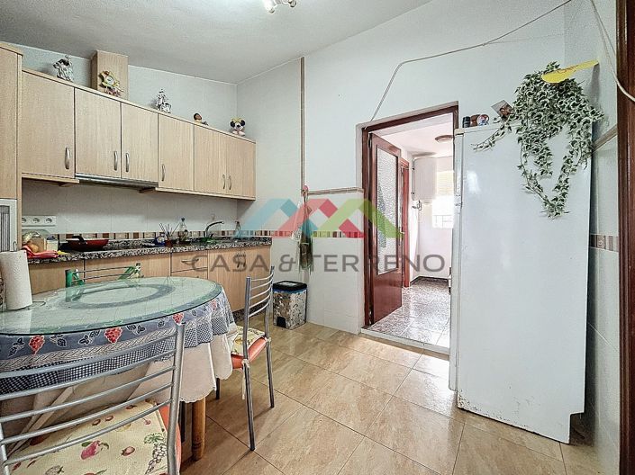 Image No.19-3 Bed Townhouse for sale
