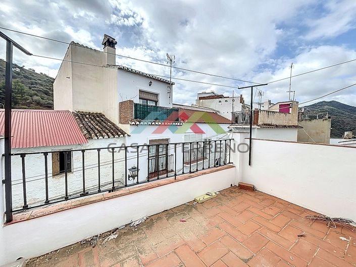 Image No.2-3 Bed Townhouse for sale