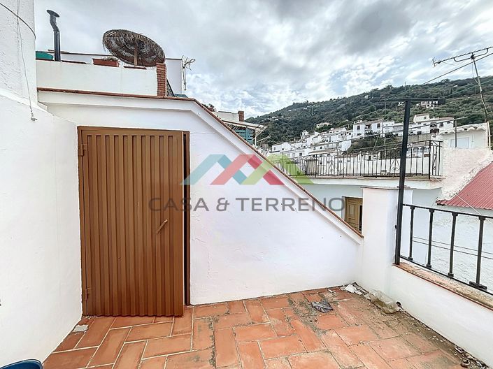 Image No.27-3 Bed Townhouse for sale