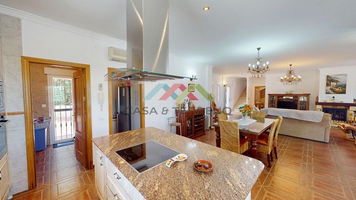 Image No.12-4 Bed Villa for sale