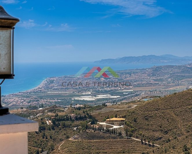 Image No.4-4 Bed Villa for sale