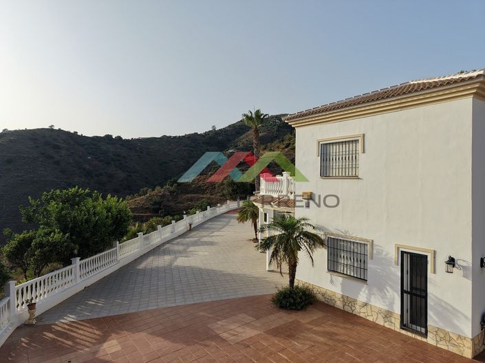 Image No.8-Villa de 4 chambres à vendre à Algarrobo