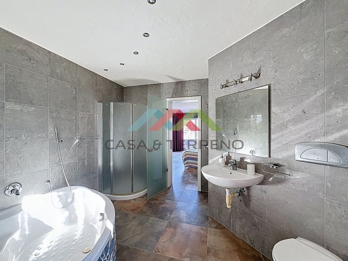 Image No.38-3 Bed Villa for sale