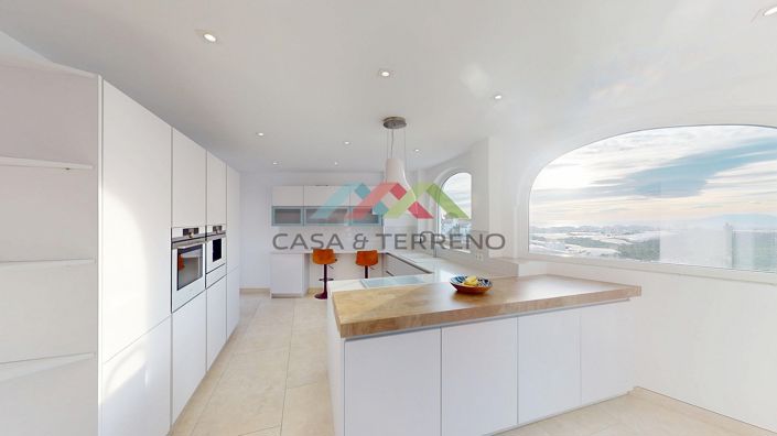 Image No.15-4 Bed Villa for sale